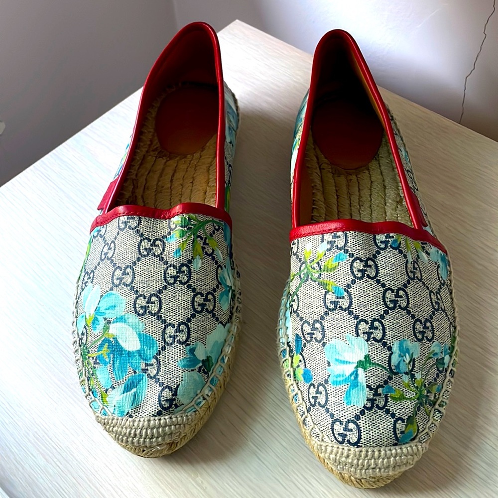 New Gucci GG Canvas Red Leather Trim Espadrilles Size 40 Flower Blue Pattern